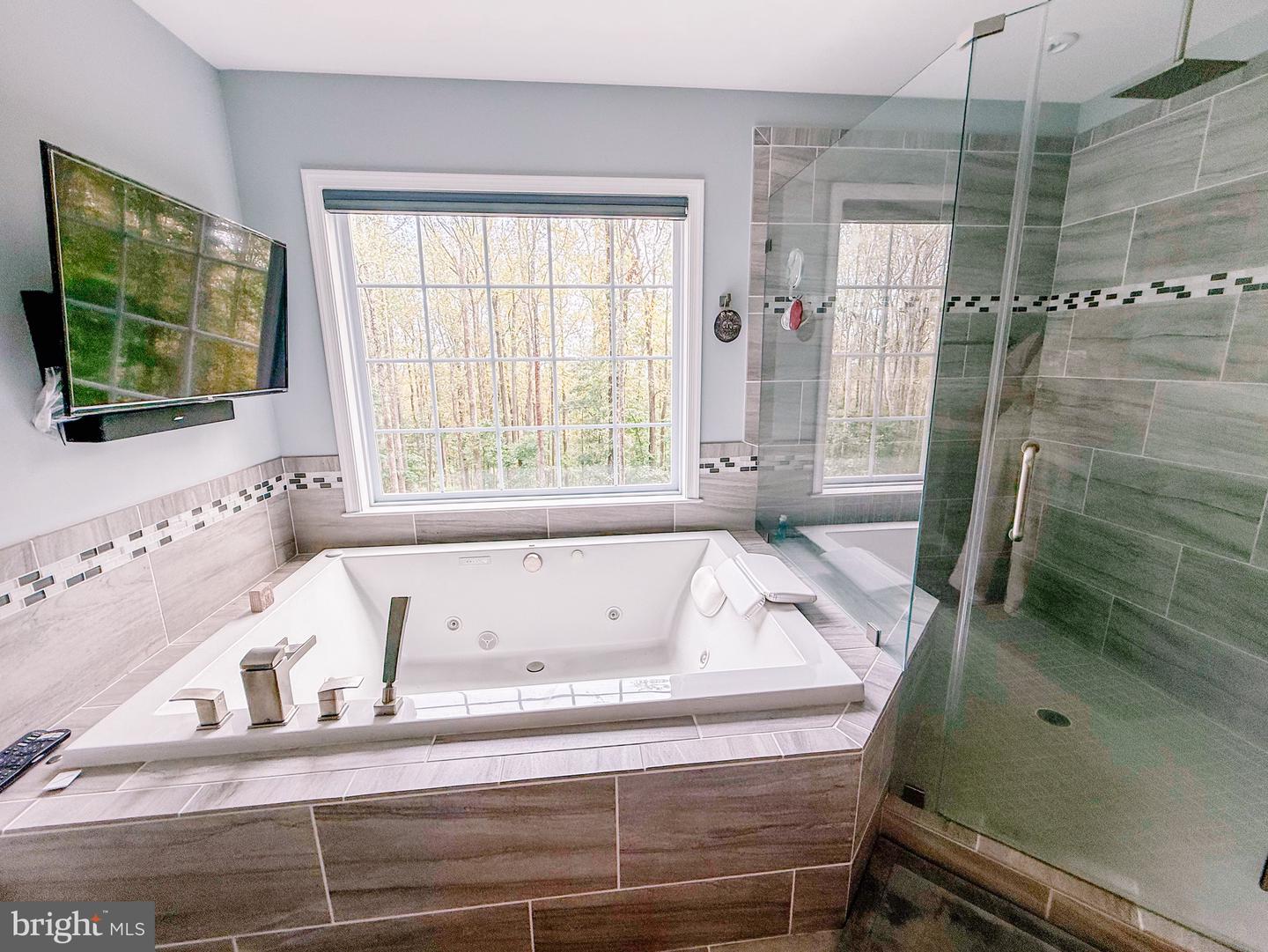 5885 PIGNUT MOUNTAIN DR, WARRENTON, Virginia 20187, 4 Bedrooms Bedrooms, ,3 BathroomsBathrooms,Residential,For sale,5885 PIGNUT MOUNTAIN DR,VAFQ2018400 MLS # VAFQ2018400
