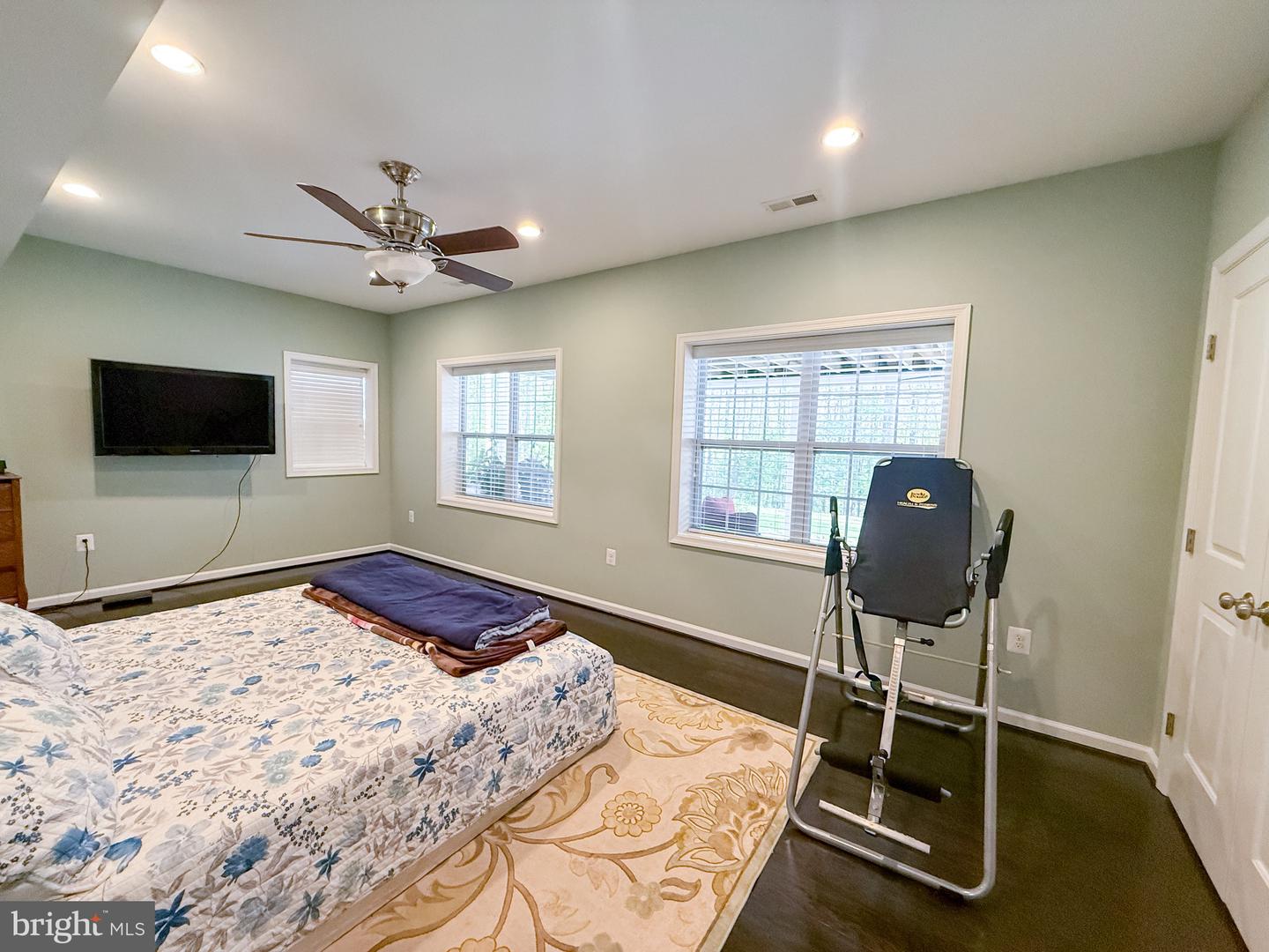 5885 PIGNUT MOUNTAIN DR, WARRENTON, Virginia 20187, 4 Bedrooms Bedrooms, ,3 BathroomsBathrooms,Residential,For sale,5885 PIGNUT MOUNTAIN DR,VAFQ2018400 MLS # VAFQ2018400