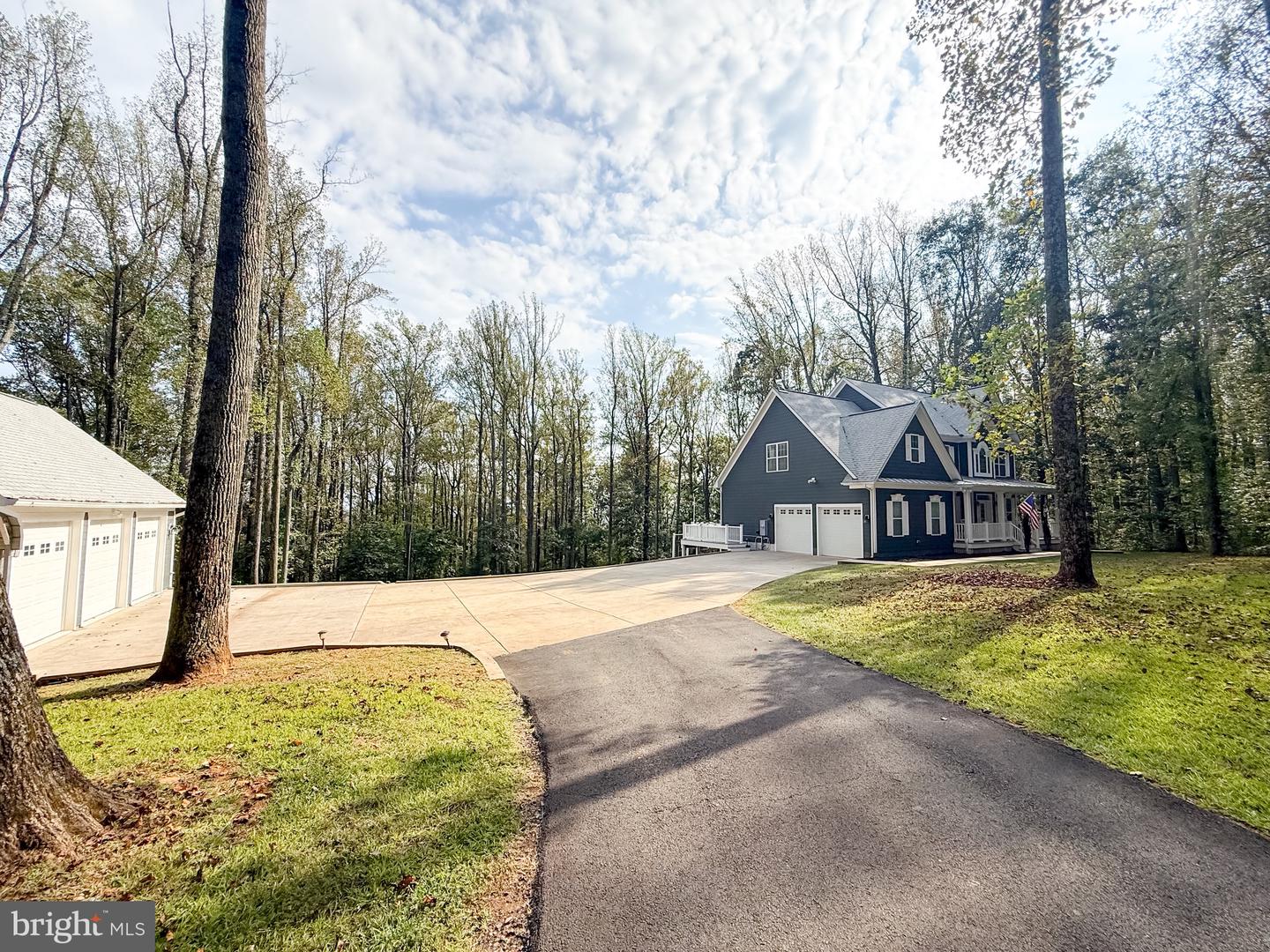 5885 PIGNUT MOUNTAIN DR, WARRENTON, Virginia 20187, 4 Bedrooms Bedrooms, ,3 BathroomsBathrooms,Residential,For sale,5885 PIGNUT MOUNTAIN DR,VAFQ2018400 MLS # VAFQ2018400