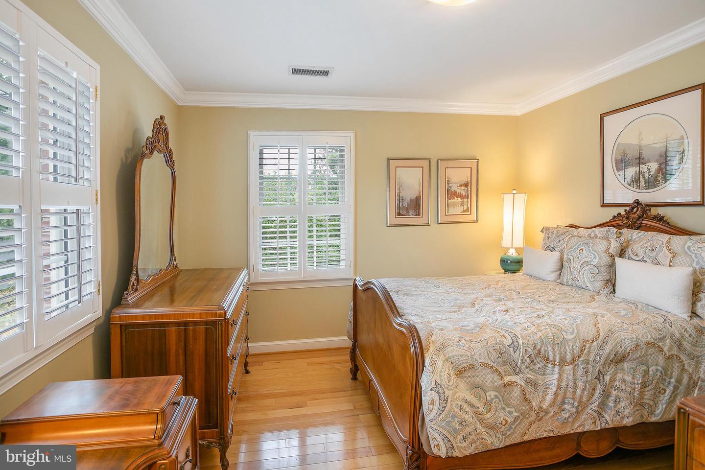 1230 23RD ST S, ARLINGTON, Virginia 22202, 4 Bedrooms Bedrooms, ,3 BathroomsBathrooms,Residential,For sale,1230 23RD ST S,VAAR2064104 MLS # VAAR2064104
