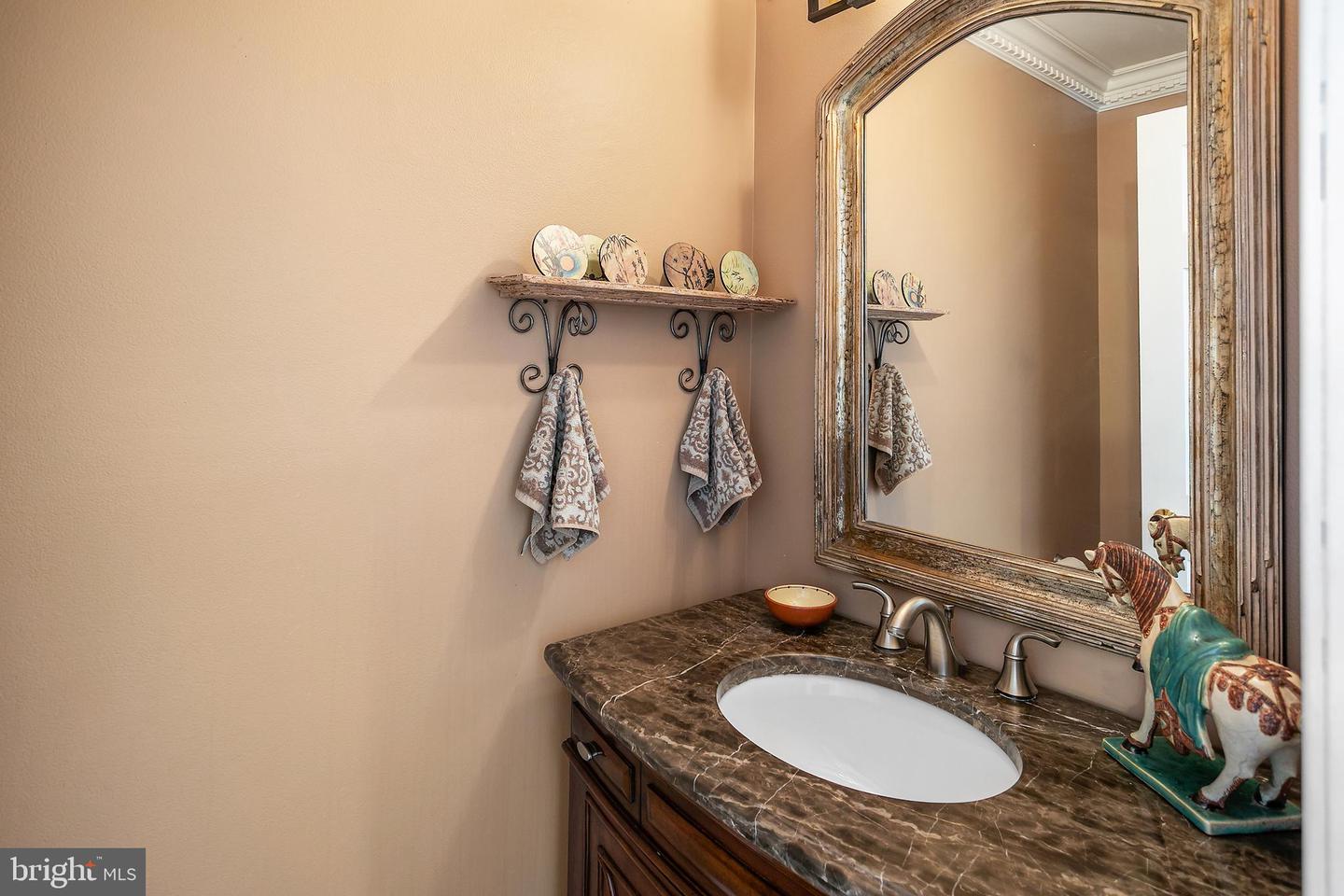 1230 23RD ST S, ARLINGTON, Virginia 22202, 4 Bedrooms Bedrooms, ,3 BathroomsBathrooms,Residential,For sale,1230 23RD ST S,VAAR2064104 MLS # VAAR2064104