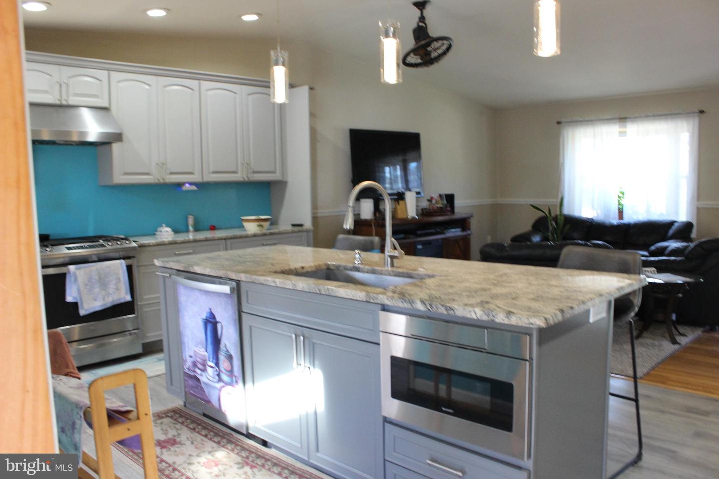 418 FLORIDA AVE, HERNDON, Virginia 20170, 4 Bedrooms Bedrooms, ,2 BathroomsBathrooms,Residential,For sale,418 FLORIDA AVE,VAFX2268986 MLS # VAFX2268986