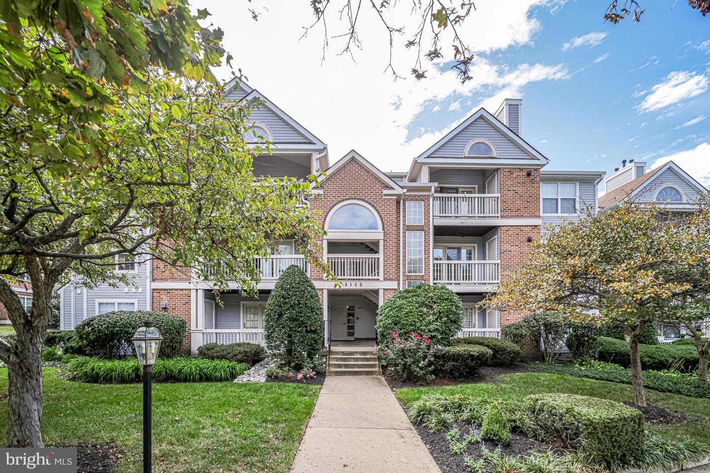 6109 WIGMORE LN #A, ALEXANDRIA, Virginia 22315, 2 Bedrooms Bedrooms, 7 Rooms Rooms,2 BathroomsBathrooms,Residential,For sale,6109 WIGMORE LN #A,VAFX2269074 MLS # VAFX2269074