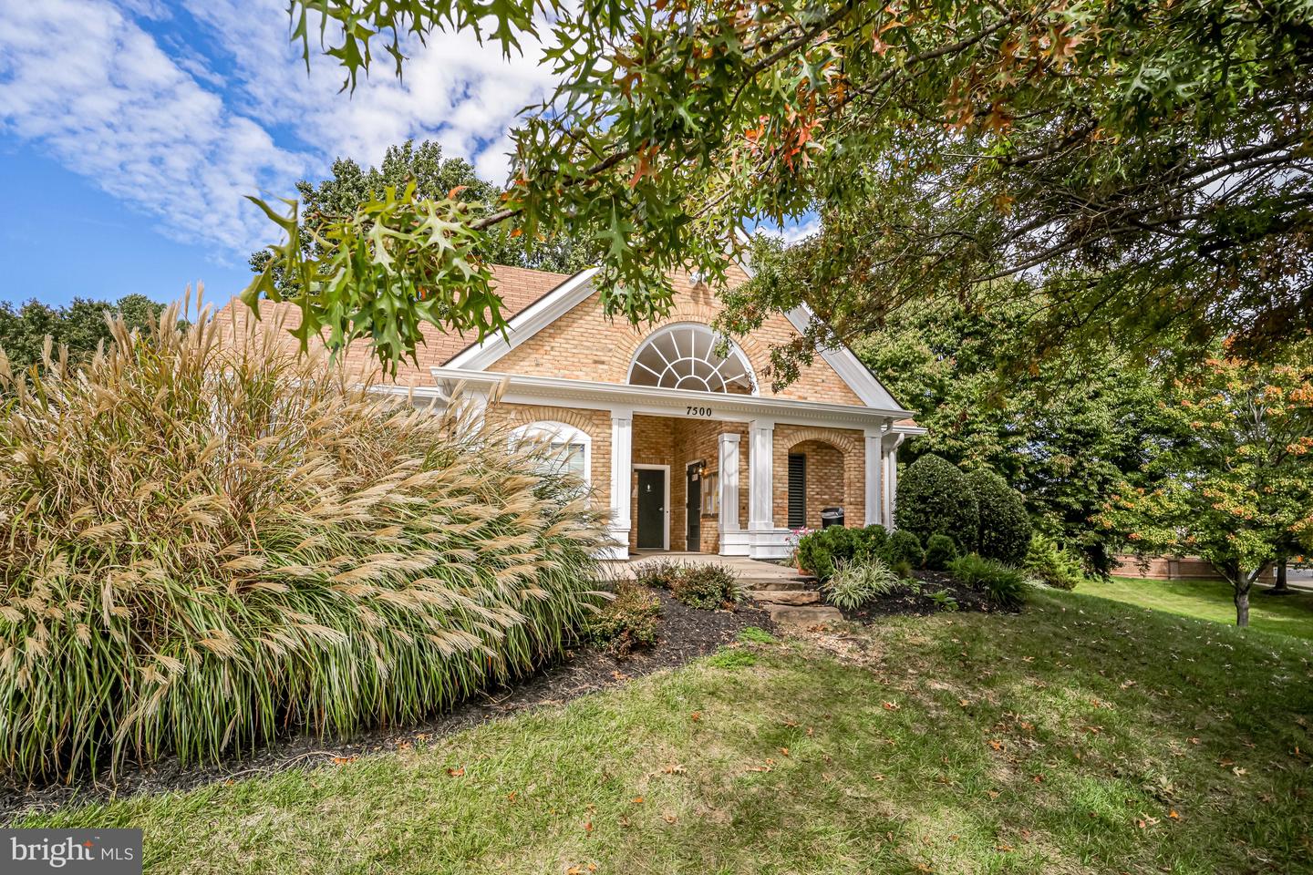 6109 WIGMORE LN #A, ALEXANDRIA, Virginia 22315, 2 Bedrooms Bedrooms, 7 Rooms Rooms,2 BathroomsBathrooms,Residential,For sale,6109 WIGMORE LN #A,VAFX2269074 MLS # VAFX2269074