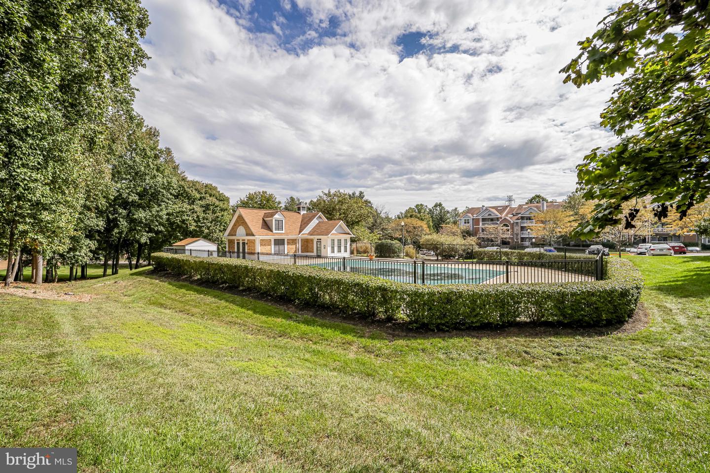 6109 WIGMORE LN #A, ALEXANDRIA, Virginia 22315, 2 Bedrooms Bedrooms, 7 Rooms Rooms,2 BathroomsBathrooms,Residential,For sale,6109 WIGMORE LN #A,VAFX2269074 MLS # VAFX2269074