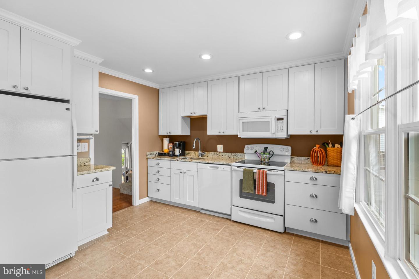 216 WILDMAN ST NE, LEESBURG, Virginia 20176, 3 Bedrooms Bedrooms, ,2 BathroomsBathrooms,Residential,For sale,216 WILDMAN ST NE,VALO2107550 MLS # VALO2107550