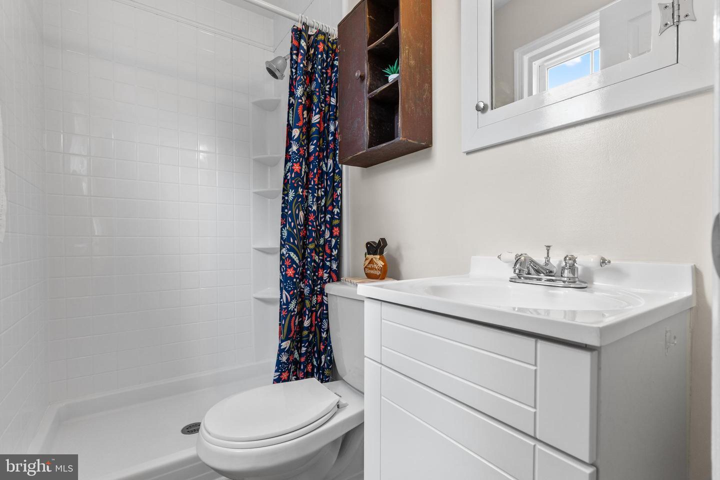 216 WILDMAN ST NE, LEESBURG, Virginia 20176, 3 Bedrooms Bedrooms, ,2 BathroomsBathrooms,Residential,For sale,216 WILDMAN ST NE,VALO2107550 MLS # VALO2107550