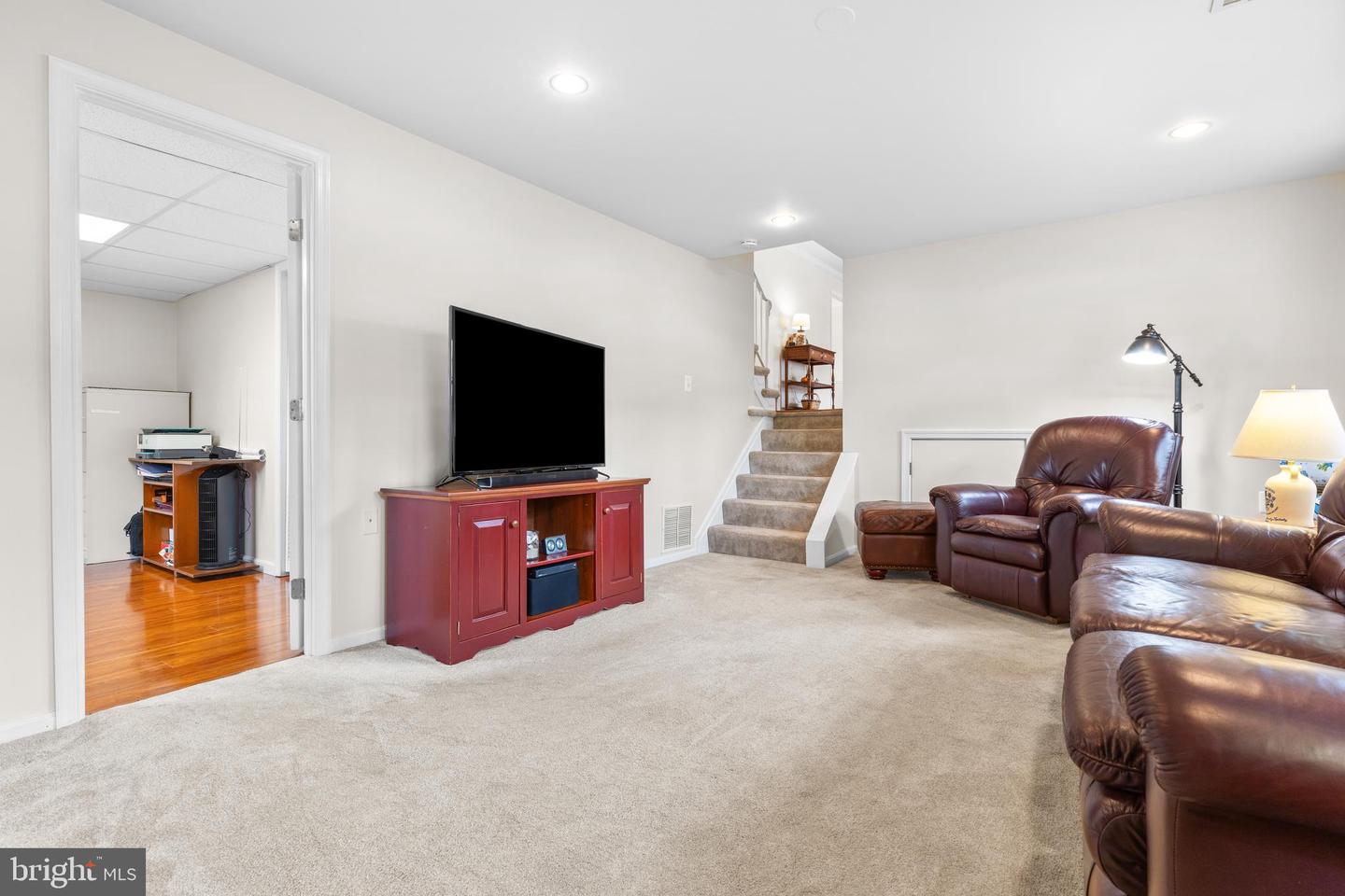 216 WILDMAN ST NE, LEESBURG, Virginia 20176, 3 Bedrooms Bedrooms, ,2 BathroomsBathrooms,Residential,For sale,216 WILDMAN ST NE,VALO2107550 MLS # VALO2107550