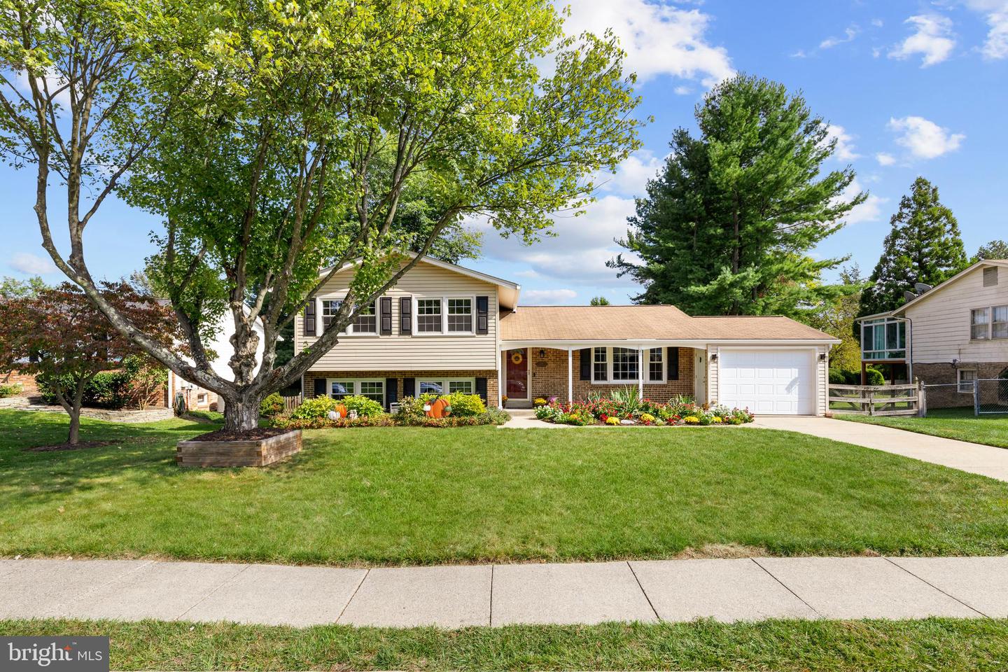 216 WILDMAN ST NE, LEESBURG, Virginia 20176, 3 Bedrooms Bedrooms, ,2 BathroomsBathrooms,Residential,For sale,216 WILDMAN ST NE,VALO2107550 MLS # VALO2107550