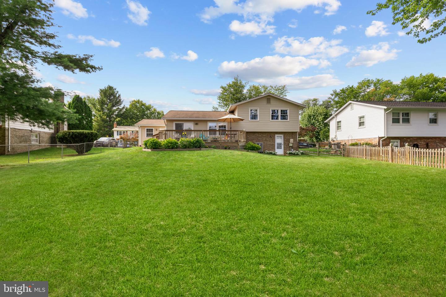 216 WILDMAN ST NE, LEESBURG, Virginia 20176, 3 Bedrooms Bedrooms, ,2 BathroomsBathrooms,Residential,For sale,216 WILDMAN ST NE,VALO2107550 MLS # VALO2107550