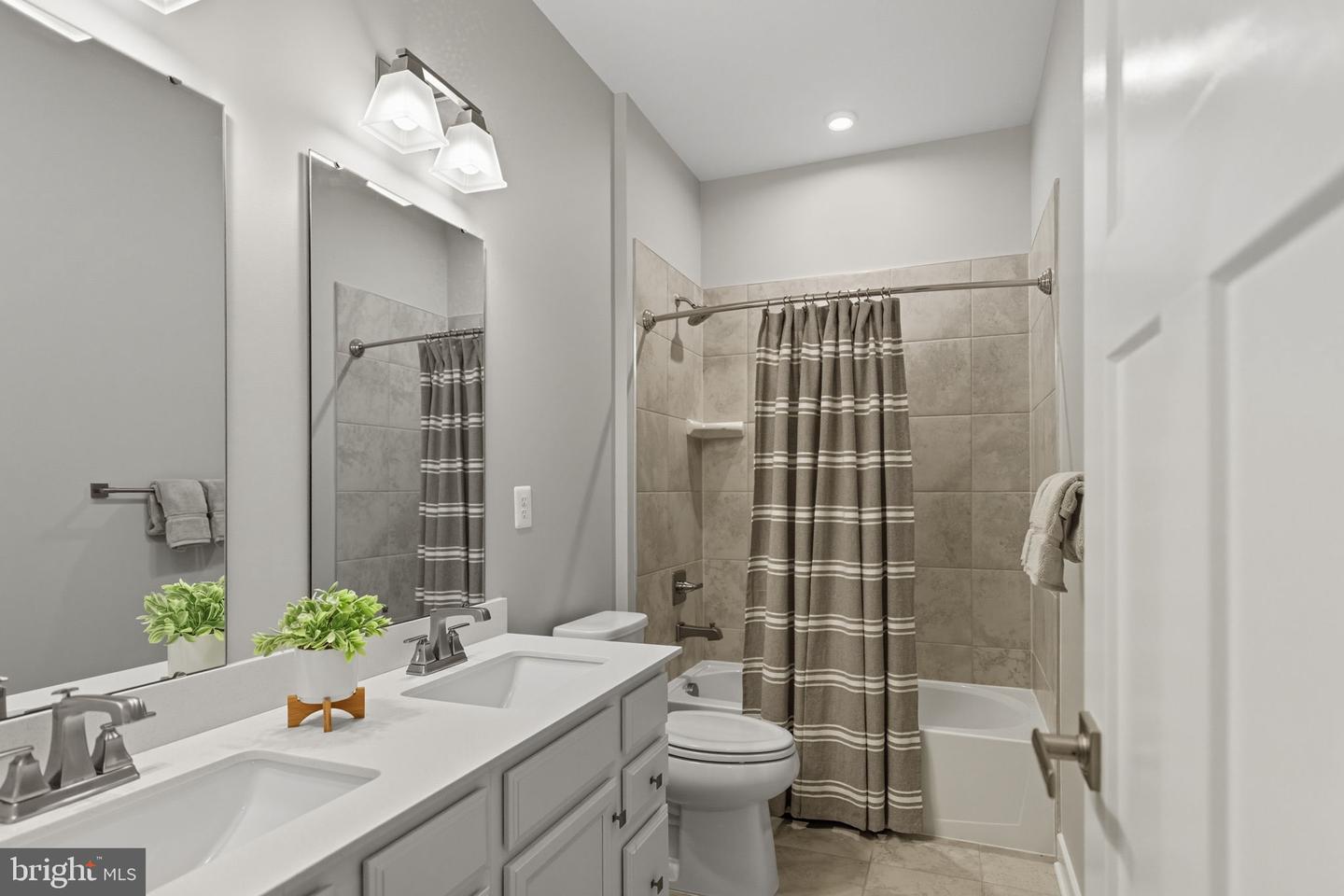23877 WELCH RIDGE PL, ALDIE, Virginia 20105, 5 Bedrooms Bedrooms, ,4 BathroomsBathrooms,Residential,For sale,23877 WELCH RIDGE PL,VALO2107556 MLS # VALO2107556