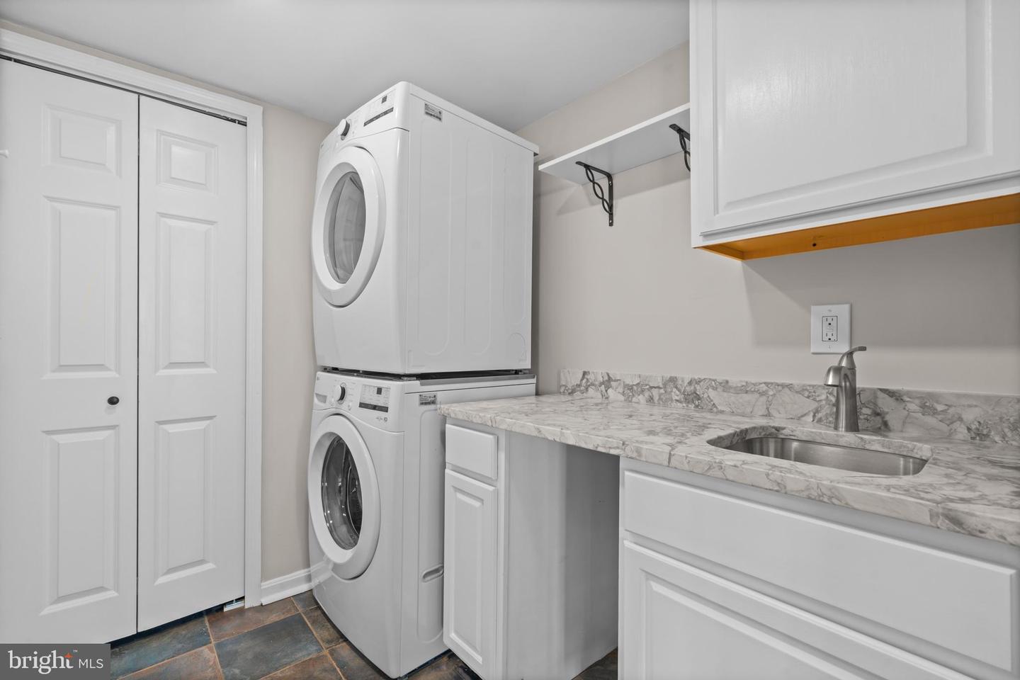 8314 FROSTY CT, LORTON, Virginia 22079, 5 Bedrooms Bedrooms, 11 Rooms Rooms,3 BathroomsBathrooms,Residential,For sale,8314 FROSTY CT,VAFX2269150 MLS # VAFX2269150
