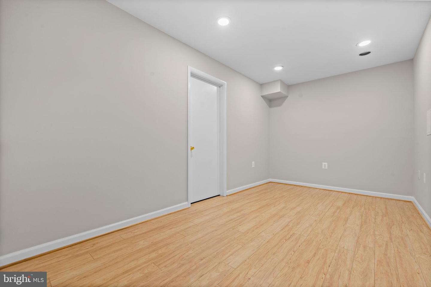 8314 FROSTY CT, LORTON, Virginia 22079, 5 Bedrooms Bedrooms, 11 Rooms Rooms,3 BathroomsBathrooms,Residential,For sale,8314 FROSTY CT,VAFX2269150 MLS # VAFX2269150