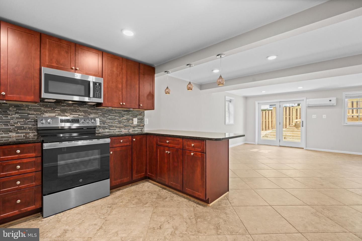 8314 FROSTY CT, LORTON, Virginia 22079, 5 Bedrooms Bedrooms, 11 Rooms Rooms,3 BathroomsBathrooms,Residential,For sale,8314 FROSTY CT,VAFX2269150 MLS # VAFX2269150