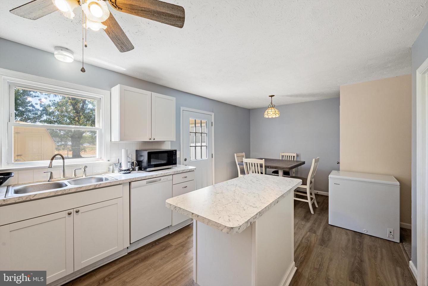406 CARROLL DR, STEPHENS CITY, Virginia 22655, 3 Bedrooms Bedrooms, ,1 BathroomBathrooms,Residential,For sale,406 CARROLL DR,VAFV2037040 MLS # VAFV2037040