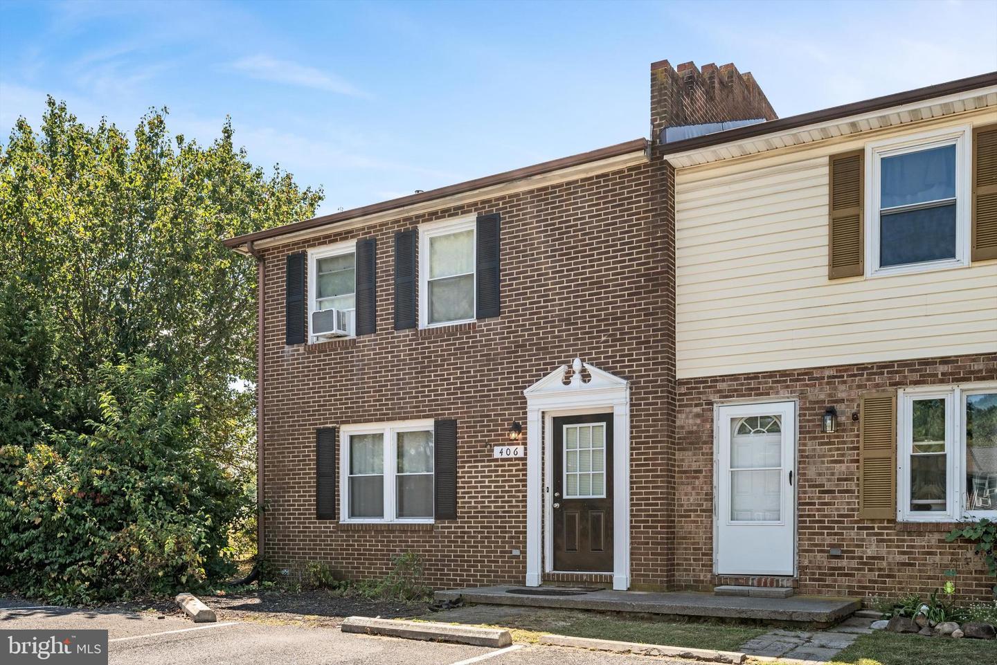 406 CARROLL DR, STEPHENS CITY, Virginia 22655, 3 Bedrooms Bedrooms, ,1 BathroomBathrooms,Residential,For sale,406 CARROLL DR,VAFV2037040 MLS # VAFV2037040