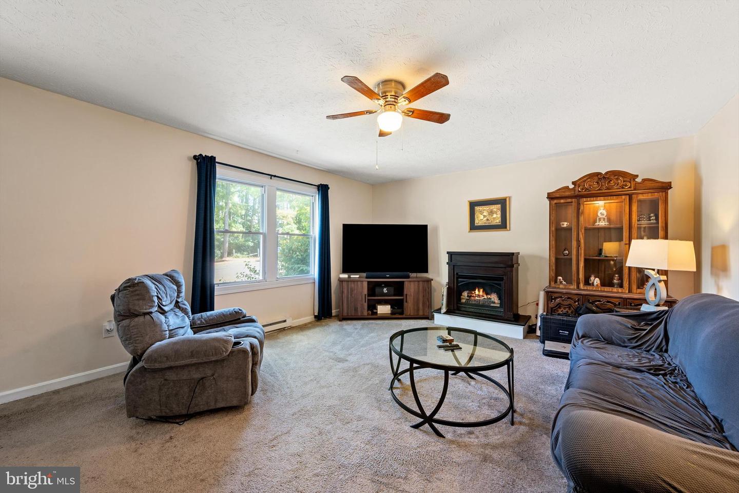 406 CARROLL DR, STEPHENS CITY, Virginia 22655, 3 Bedrooms Bedrooms, ,1 BathroomBathrooms,Residential,For sale,406 CARROLL DR,VAFV2037040 MLS # VAFV2037040