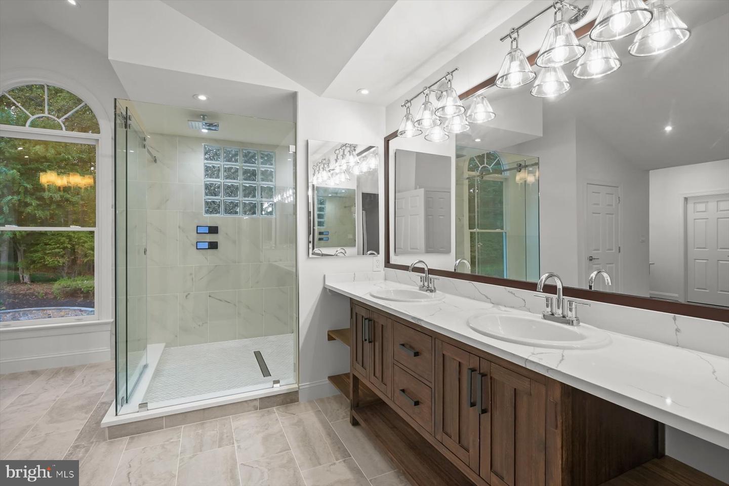 1404 WYNHURST LN, VIENNA, Virginia 22182, 5 Bedrooms Bedrooms, ,4 BathroomsBathrooms,Residential,For sale,1404 WYNHURST LN,VAFX2269972 MLS # VAFX2269972