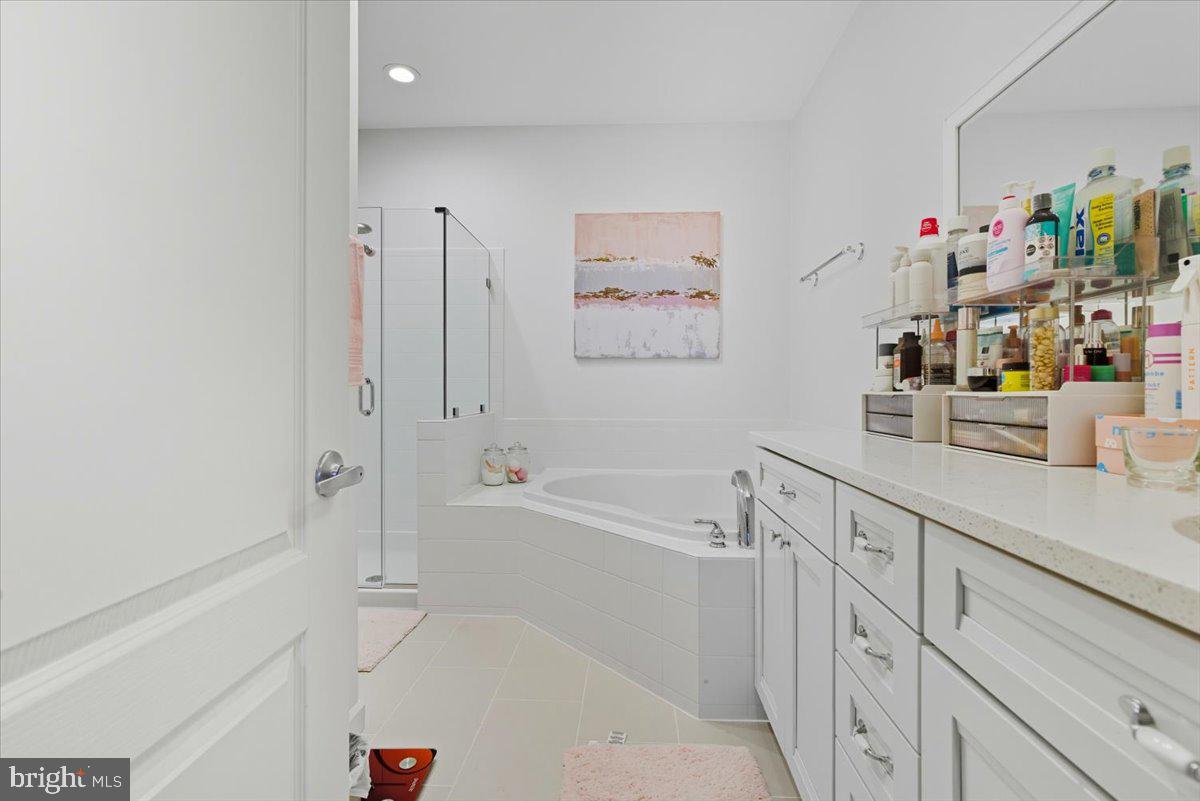 9000 LORTON STATION BLVD #2-115, LORTON, Virginia 22079, 2 Bedrooms Bedrooms, ,2 BathroomsBathrooms,Residential,For sale,9000 LORTON STATION BLVD #2-115,VAFX2270260 MLS # VAFX2270260