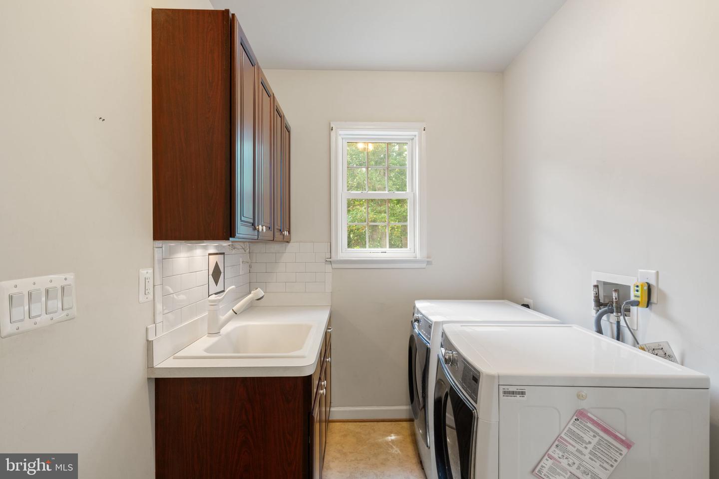 13031 DAHLIA LN, FREDERICKSBURG, Virginia 22407, 5 Bedrooms Bedrooms, ,4 BathroomsBathrooms,Residential,For sale,13031 DAHLIA LN,VASP2036604 MLS # VASP2036604