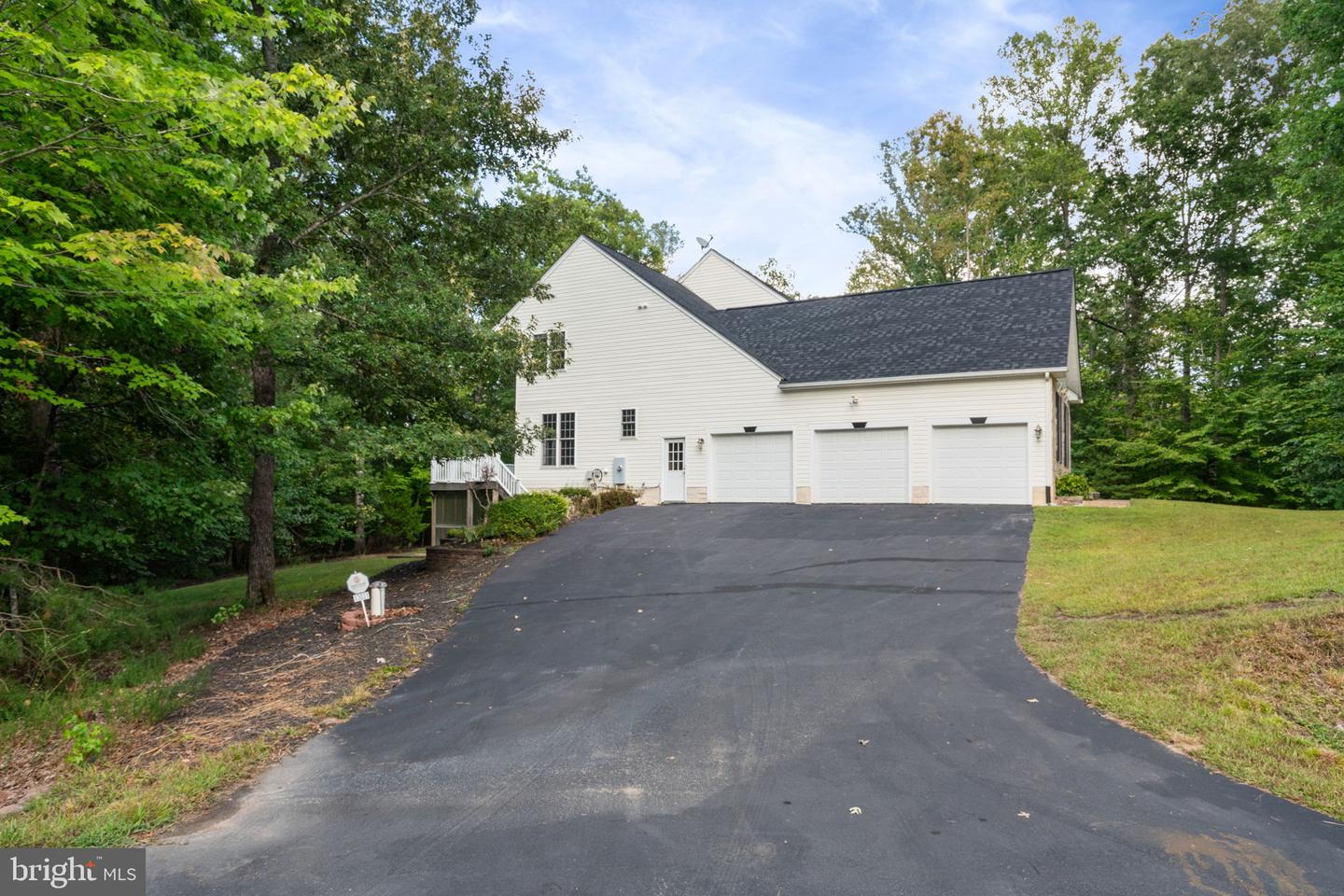 13031 DAHLIA LN, FREDERICKSBURG, Virginia 22407, 5 Bedrooms Bedrooms, ,4 BathroomsBathrooms,Residential,For sale,13031 DAHLIA LN,VASP2036604 MLS # VASP2036604