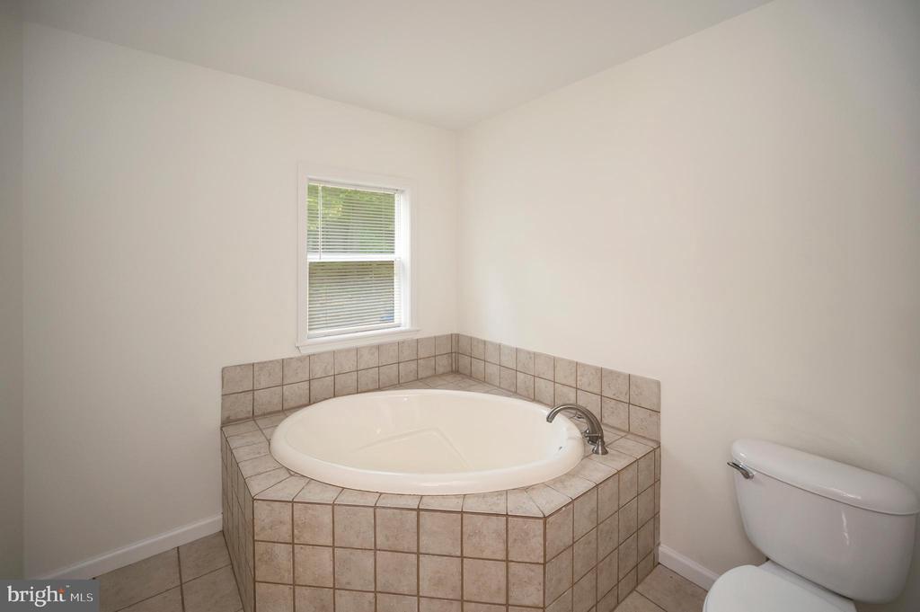 8410 SHIRLEY RD, UNIONVILLE, Virginia 22567, 4 Bedrooms Bedrooms, ,3 BathroomsBathrooms,Residential,8410 SHIRLEY RD,VASP2036602 MLS # VASP2036602