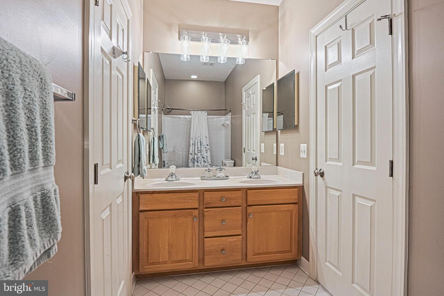 3831 FARRCROFT DR, FAIRFAX, Virginia 22030, 4 Bedrooms Bedrooms, ,4 BathroomsBathrooms,Residential,For sale,3831 FARRCROFT DR,VAFC2007124 MLS # VAFC2007124
