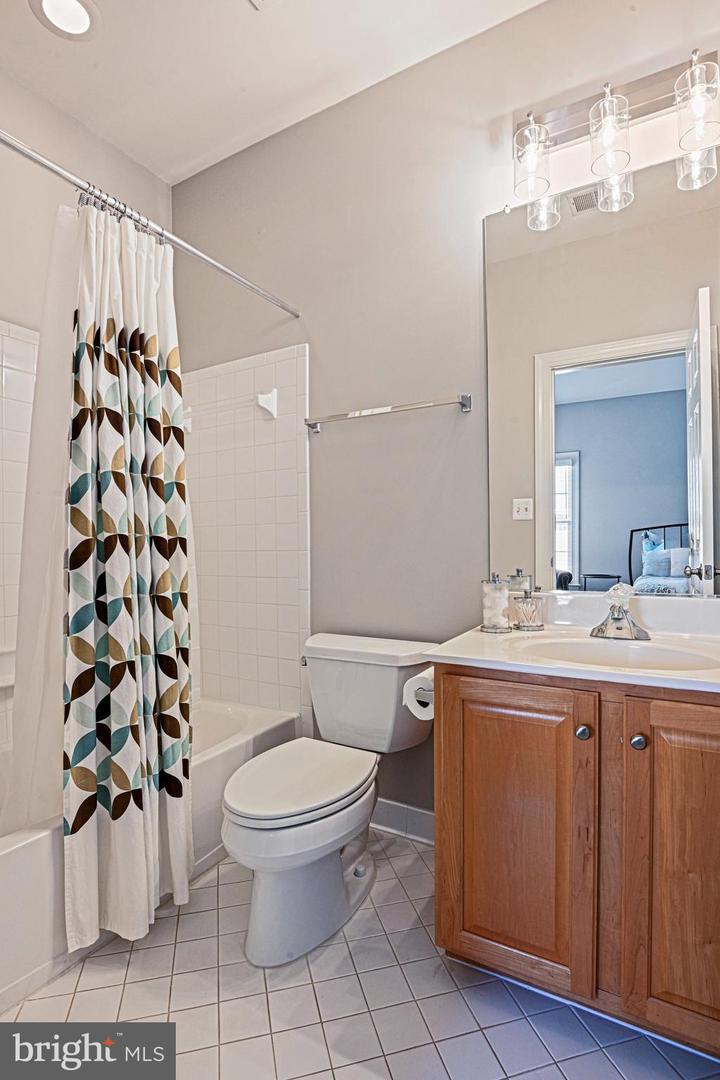 3831 FARRCROFT DR, FAIRFAX, Virginia 22030, 4 Bedrooms Bedrooms, ,4 BathroomsBathrooms,Residential,For sale,3831 FARRCROFT DR,VAFC2007124 MLS # VAFC2007124