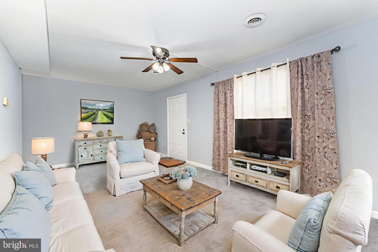 404 POOL DR, SPOTSYLVANIA, Virginia 22551, 3 Bedrooms Bedrooms, 8 Rooms Rooms,1 BathroomBathrooms,Residential,For sale,404 POOL DR,VASP2036622 MLS # VASP2036622