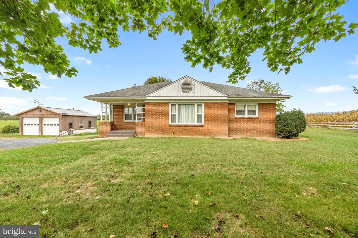 1982 BARBERSHOP RD, EDINBURG, Virginia 22824, 3 Bedrooms Bedrooms, ,1 BathroomBathrooms,Residential,For sale,1982 BARBERSHOP RD,VASH2012672 MLS # VASH2012672