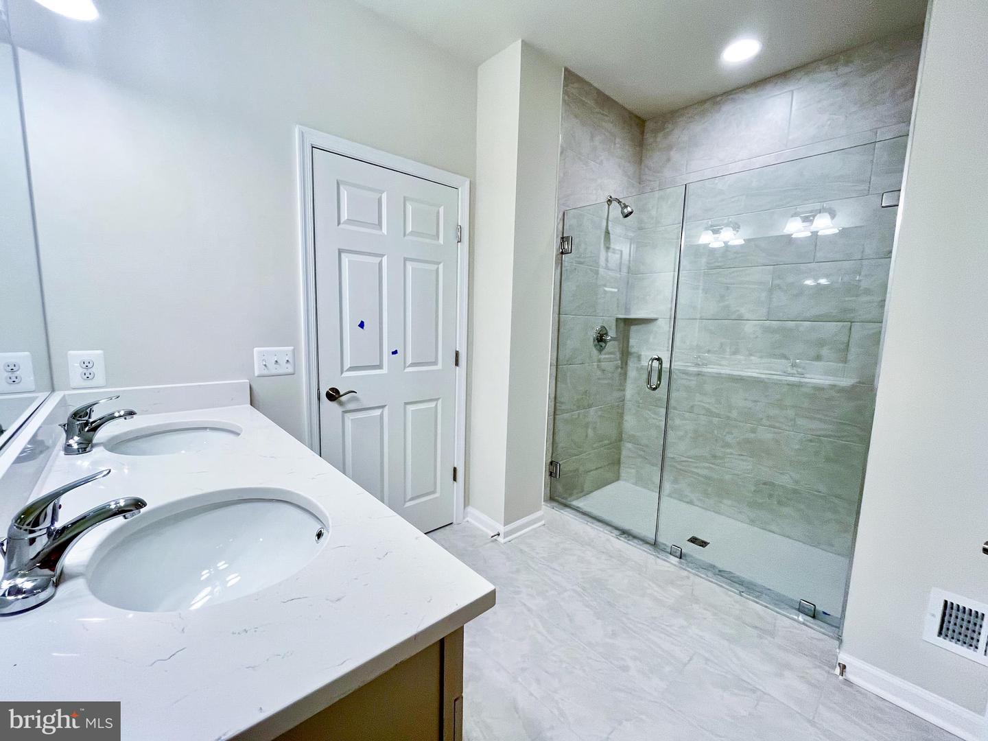 102 HEIRLOOM, WINCHESTER, Virginia 22603, 3 Bedrooms Bedrooms, ,2 BathroomsBathrooms,Residential,For sale,102 HEIRLOOM,VAFV2037174 MLS # VAFV2037174