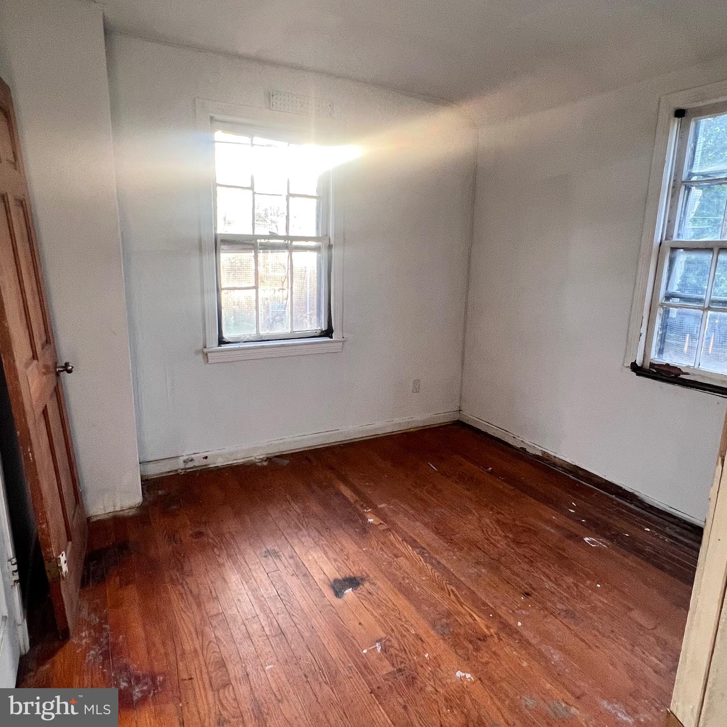 WASHINGTON, District Of Columbia 20032, 5 Bedrooms Bedrooms, ,1 BathroomBathrooms,Residential,For sale,DCDC2225174 MLS # DCDC2225174