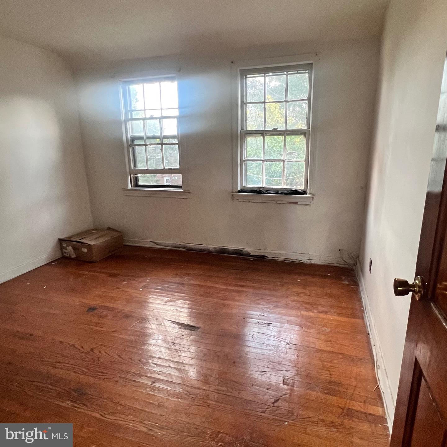 WASHINGTON, District Of Columbia 20032, 5 Bedrooms Bedrooms, ,1 BathroomBathrooms,Residential,For sale,DCDC2225174 MLS # DCDC2225174