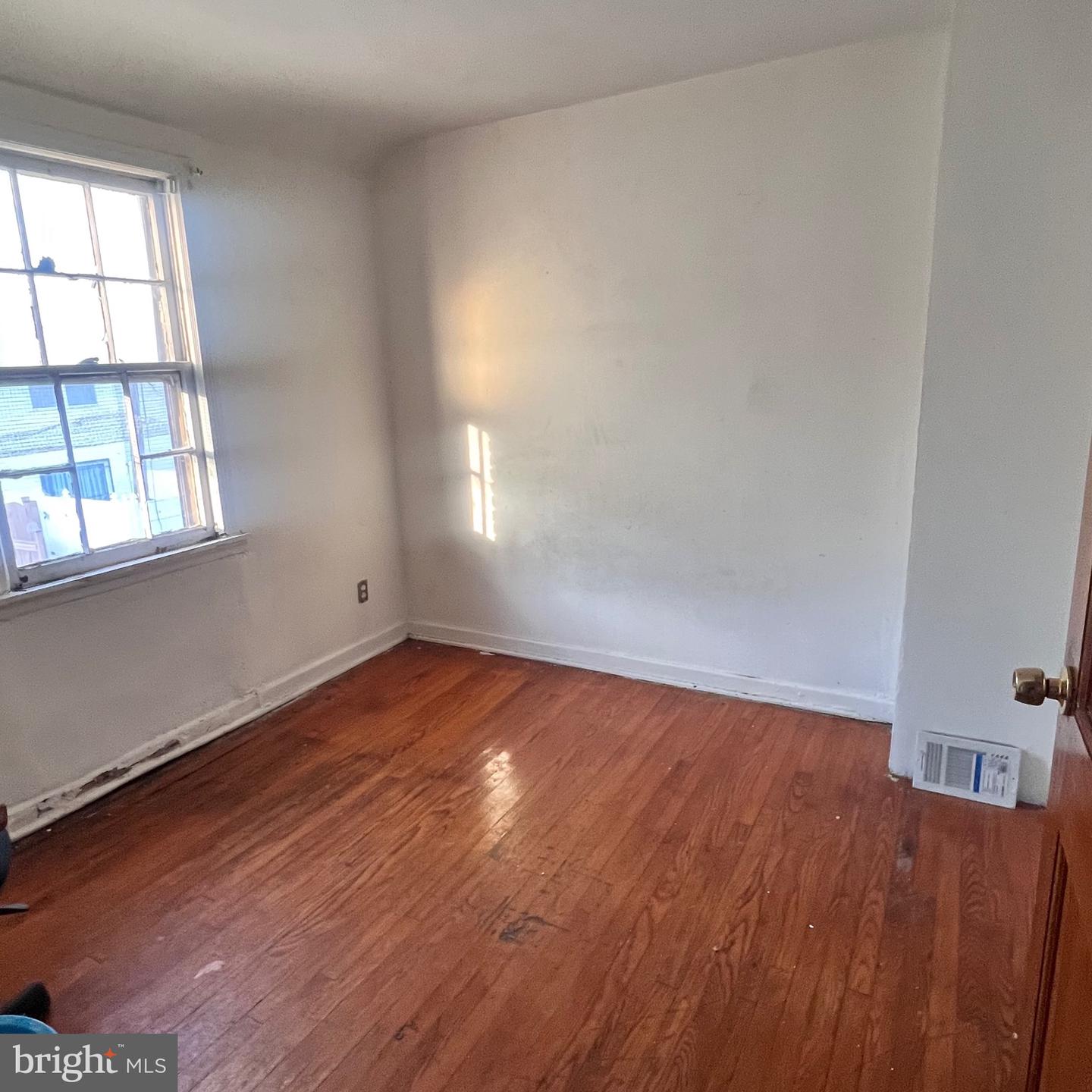WASHINGTON, District Of Columbia 20032, 5 Bedrooms Bedrooms, ,1 BathroomBathrooms,Residential,For sale,DCDC2225174 MLS # DCDC2225174
