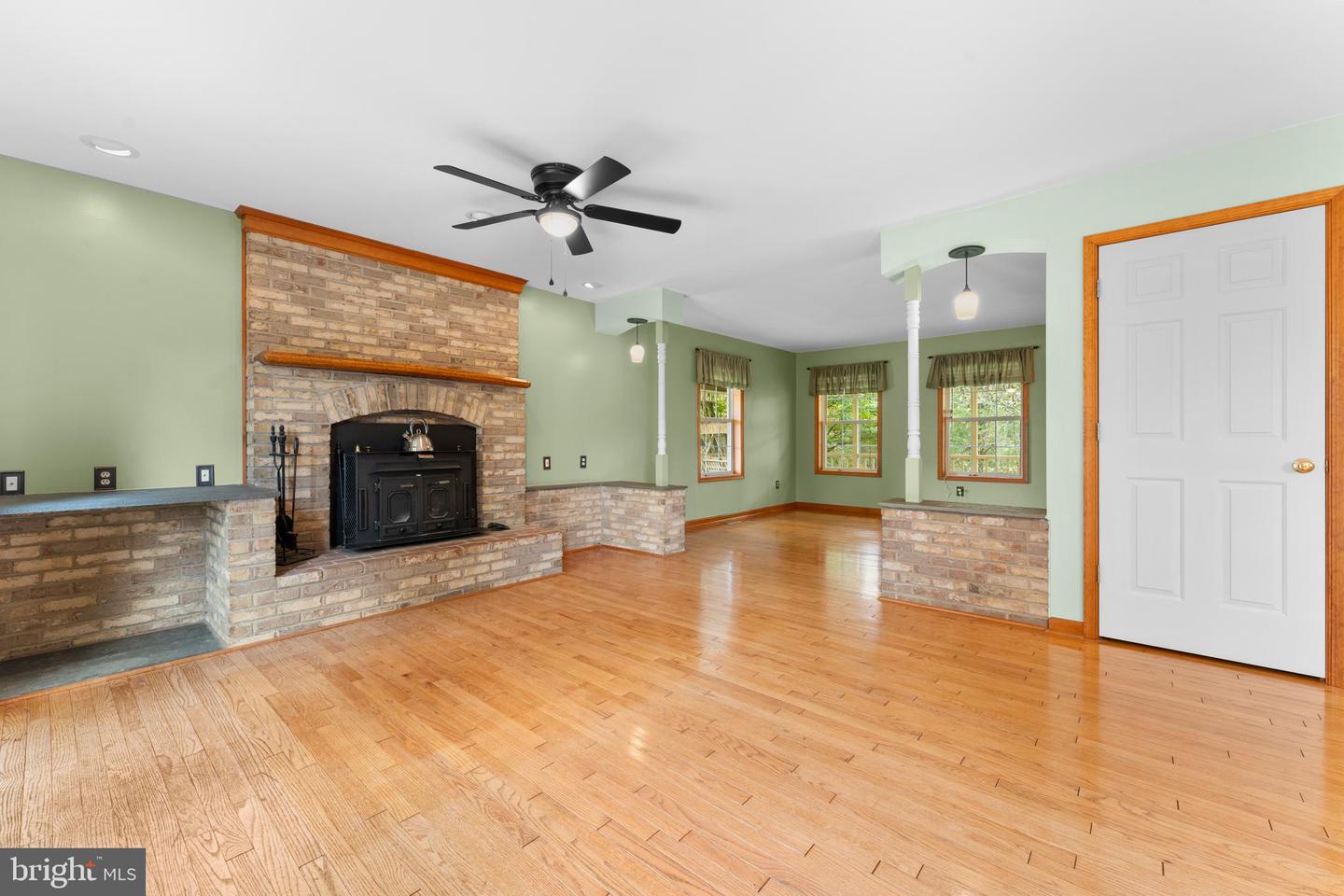 16371 QUAIL RIDGE DR, AMISSVILLE, Virginia 20106, 3 Bedrooms Bedrooms, ,2 BathroomsBathrooms,Residential,For sale,16371 QUAIL RIDGE DR,VACU2008634 MLS # VACU2008634