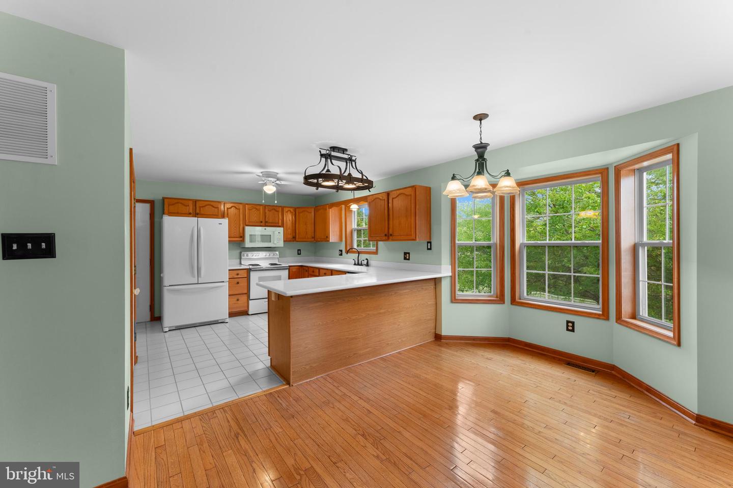 16371 QUAIL RIDGE DR, AMISSVILLE, Virginia 20106, 3 Bedrooms Bedrooms, ,2 BathroomsBathrooms,Residential,For sale,16371 QUAIL RIDGE DR,VACU2008634 MLS # VACU2008634