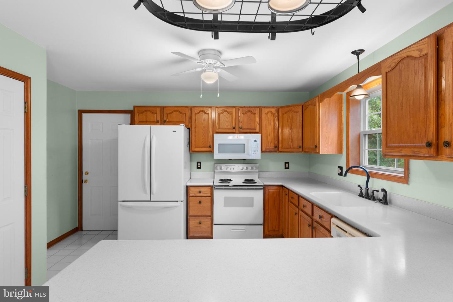 16371 QUAIL RIDGE DR, AMISSVILLE, Virginia 20106, 3 Bedrooms Bedrooms, ,2 BathroomsBathrooms,Residential,For sale,16371 QUAIL RIDGE DR,VACU2008634 MLS # VACU2008634