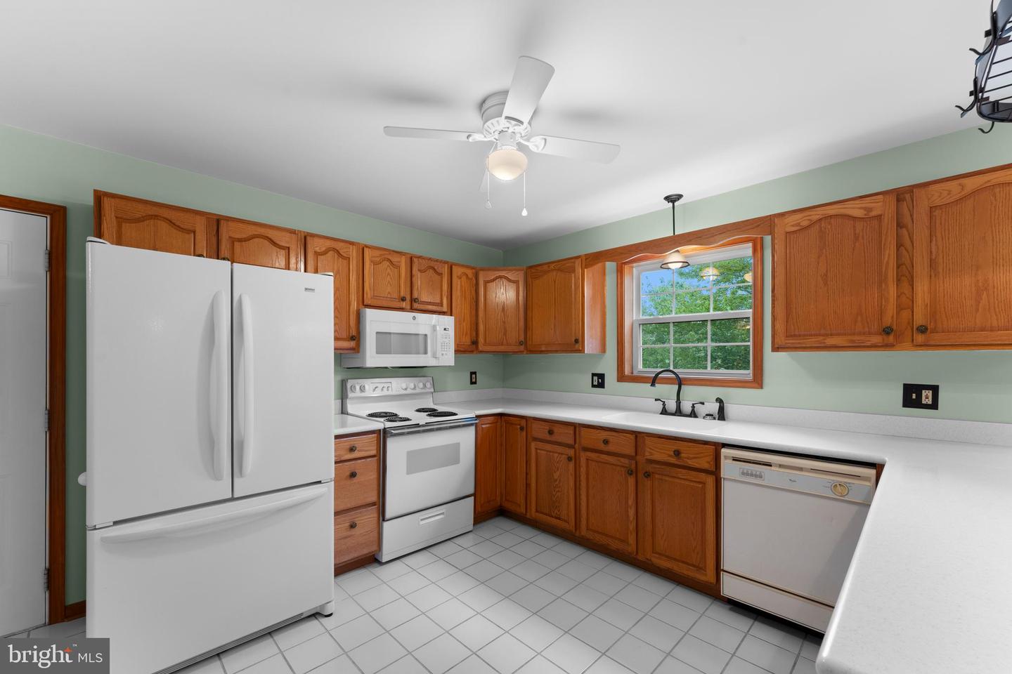 16371 QUAIL RIDGE DR, AMISSVILLE, Virginia 20106, 3 Bedrooms Bedrooms, ,2 BathroomsBathrooms,Residential,For sale,16371 QUAIL RIDGE DR,VACU2008634 MLS # VACU2008634
