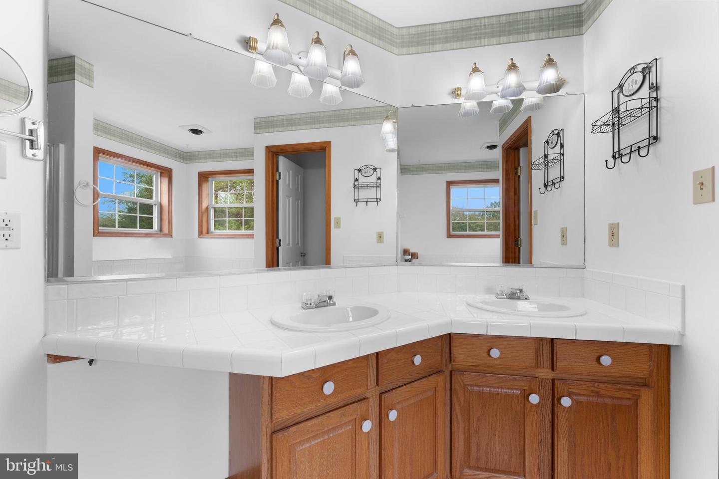 16371 QUAIL RIDGE DR, AMISSVILLE, Virginia 20106, 3 Bedrooms Bedrooms, ,2 BathroomsBathrooms,Residential,For sale,16371 QUAIL RIDGE DR,VACU2008634 MLS # VACU2008634