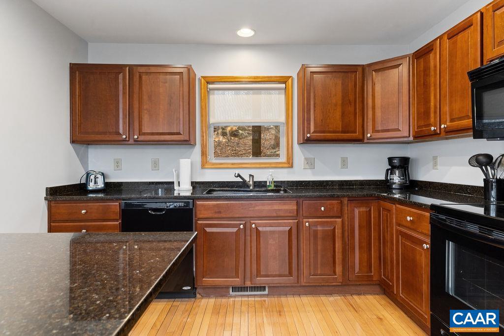 30 STONY COVE LN, WINTERGREEN, Virginia 22967, 3 Bedrooms Bedrooms, ,3 BathroomsBathrooms,Residential,For sale,30 STONY COVE LN,662906 MLS # 662906