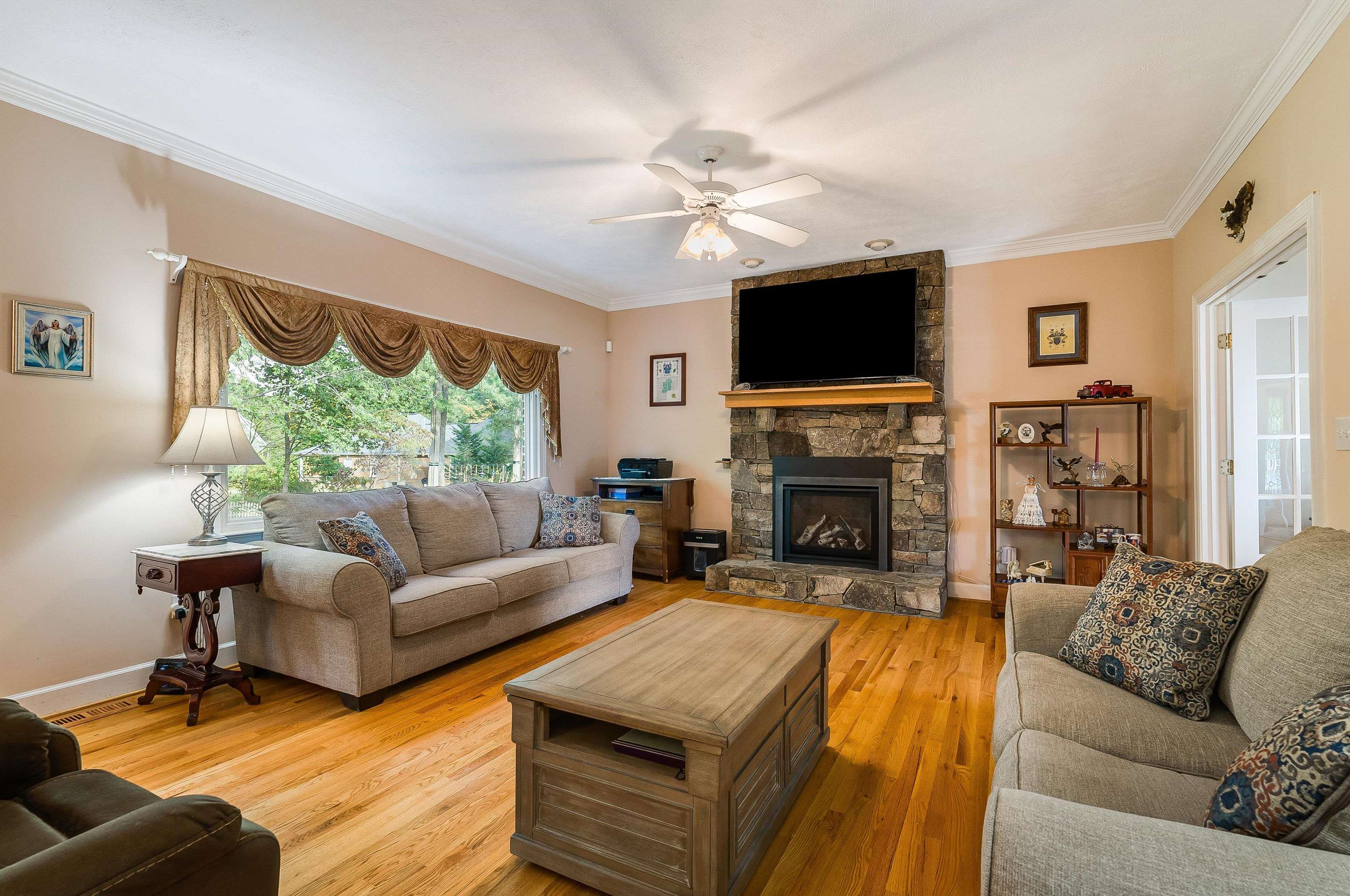 505 PELHAM DR, WAYNESBORO, Virginia 22980, 4 Bedrooms Bedrooms, ,2 BathroomsBathrooms,Residential,505 PELHAM DR,669606 MLS # 669606