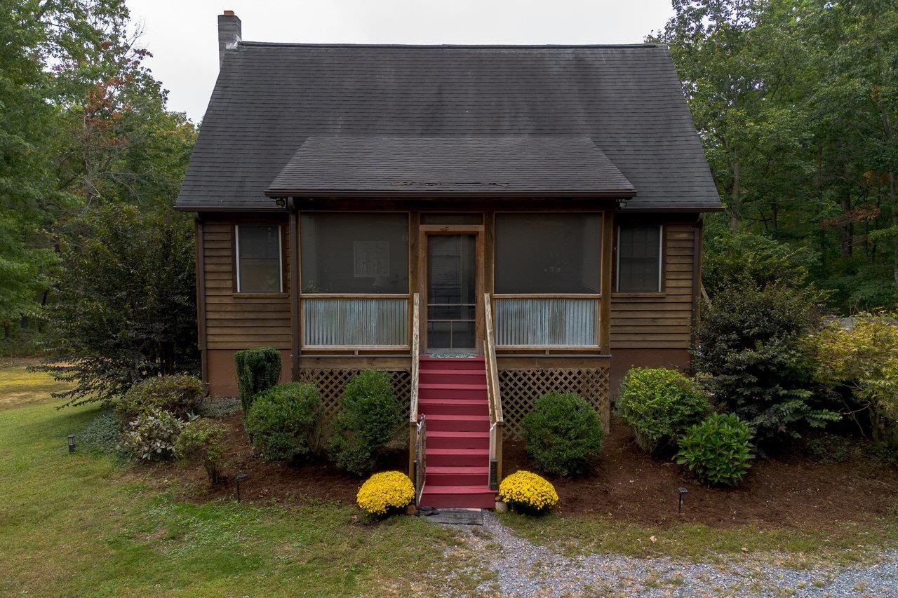 4679 MOUNTAIN FARM RD, ELKTON, Virginia 22827, 3 Bedrooms Bedrooms, ,2 BathroomsBathrooms,Residential,4679 MOUNTAIN FARM RD,669615 MLS # 669615