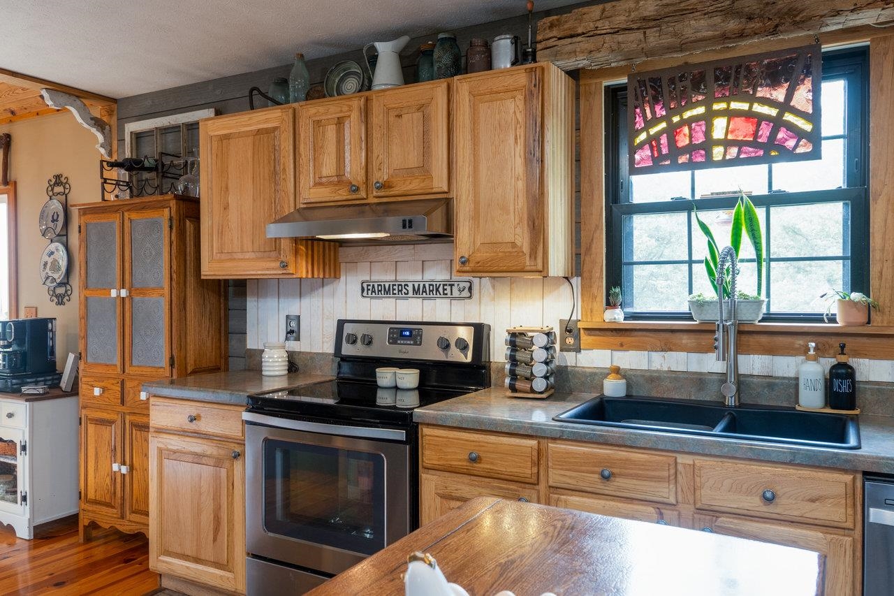 4679 MOUNTAIN FARM RD, ELKTON, Virginia 22827, 3 Bedrooms Bedrooms, ,2 BathroomsBathrooms,Residential,4679 MOUNTAIN FARM RD,669615 MLS # 669615