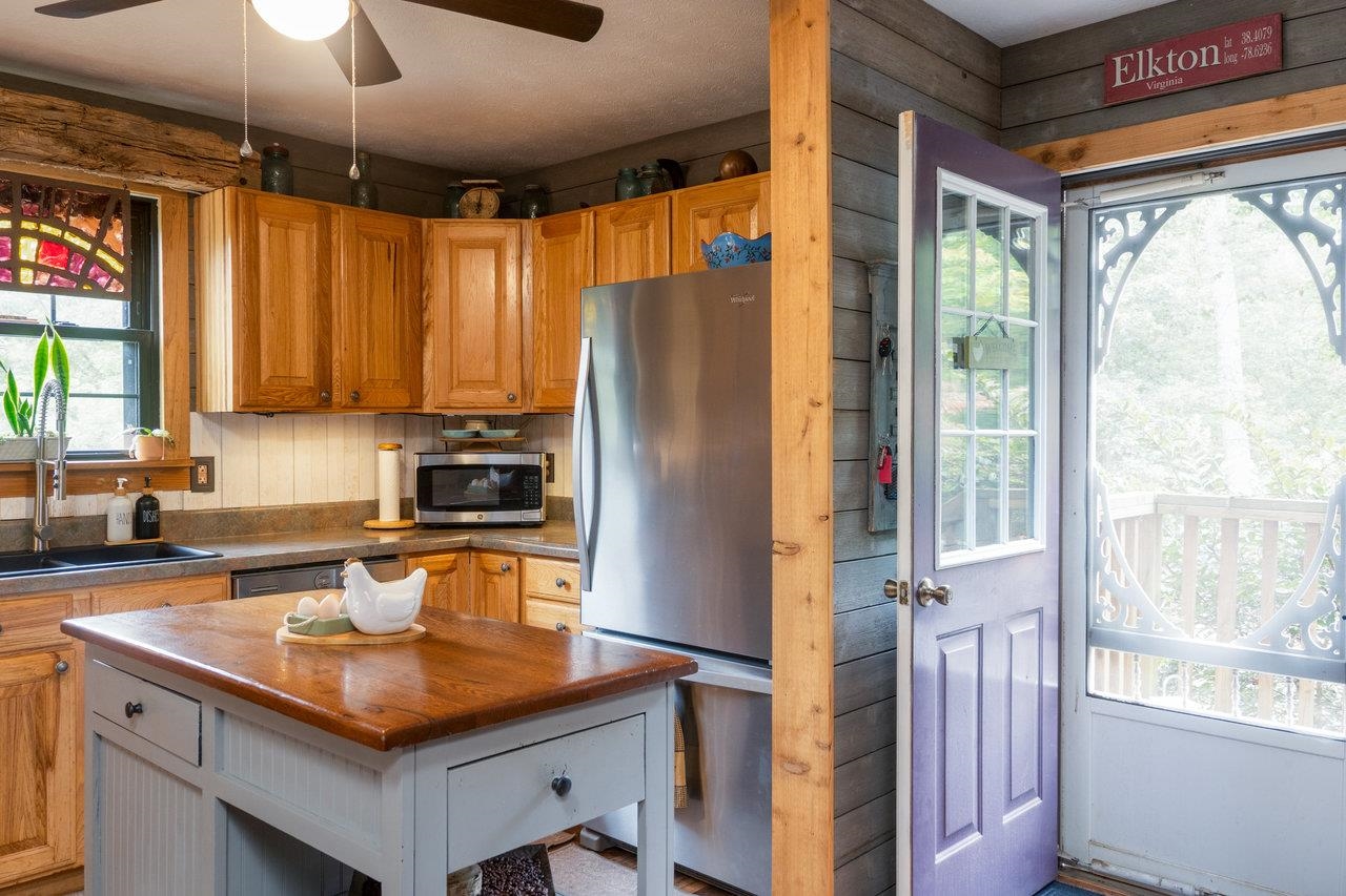 4679 MOUNTAIN FARM RD, ELKTON, Virginia 22827, 3 Bedrooms Bedrooms, ,2 BathroomsBathrooms,Residential,4679 MOUNTAIN FARM RD,669615 MLS # 669615