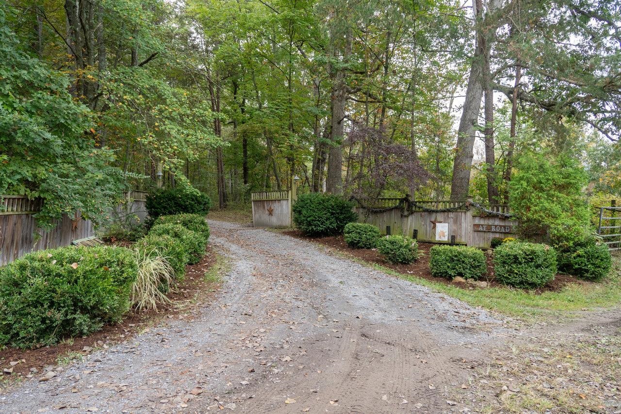 4679 MOUNTAIN FARM RD, ELKTON, Virginia 22827, 3 Bedrooms Bedrooms, ,2 BathroomsBathrooms,Residential,4679 MOUNTAIN FARM RD,669615 MLS # 669615