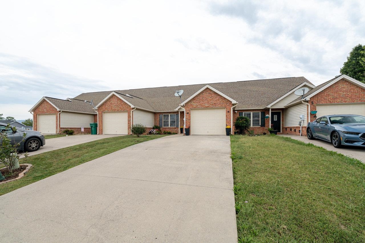 168 ALGER LN, BROADWAY, Virginia 22815, 3 Bedrooms Bedrooms, ,2 BathroomsBathrooms,Residential,168 ALGER LN,669616 MLS # 669616