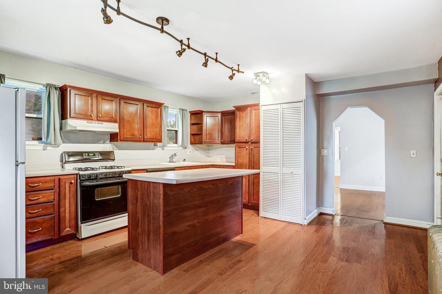 3026 CHANNING ST NE, WASHINGTON, District Of Columbia 20018, 2 Bedrooms Bedrooms, 6 Rooms Rooms,1 BathroomBathrooms,Residential,For sale,3026 CHANNING ST NE,DCDC2221016 MLS # DCDC2221016