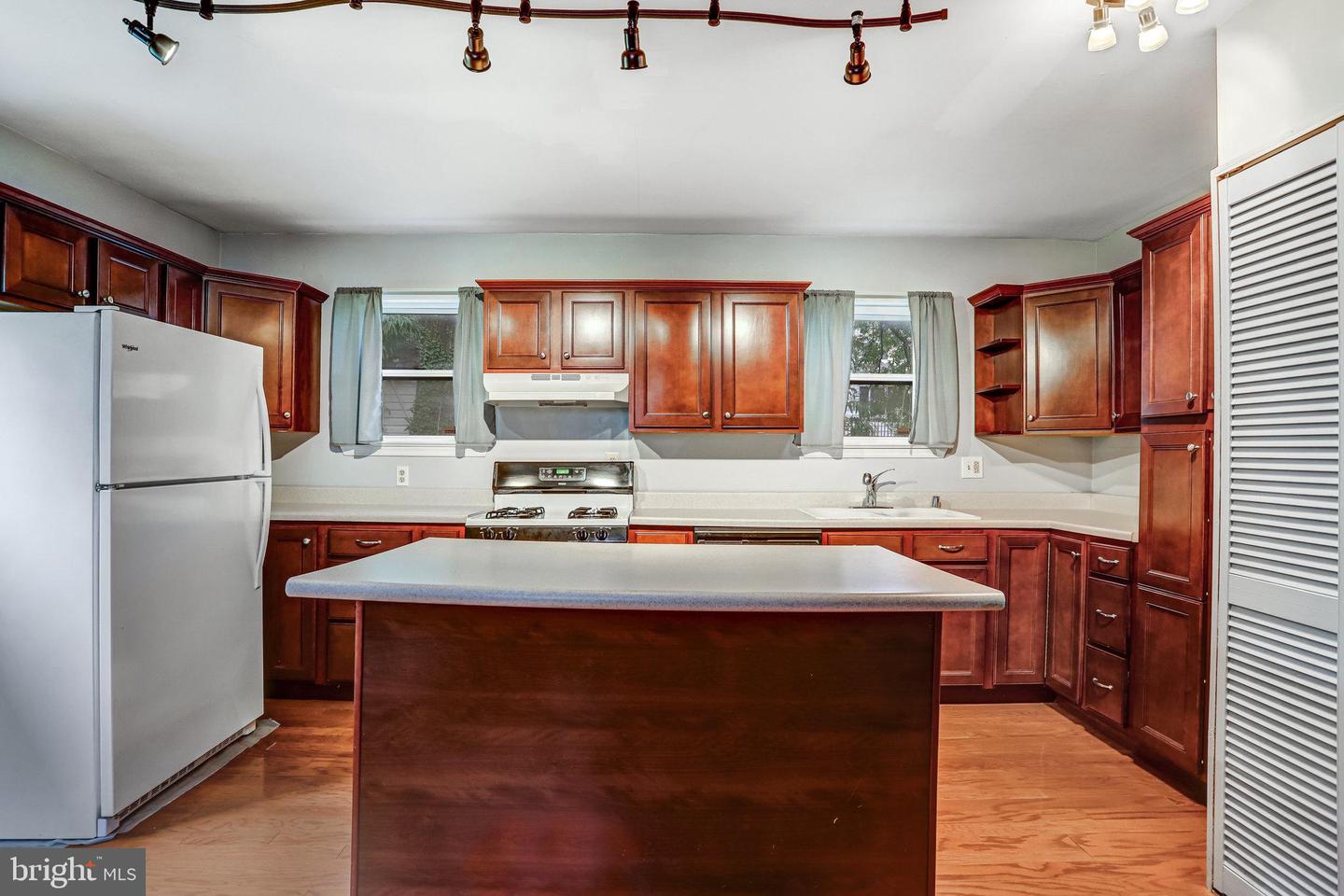 3026 CHANNING ST NE, WASHINGTON, District Of Columbia 20018, 2 Bedrooms Bedrooms, 6 Rooms Rooms,1 BathroomBathrooms,Residential,For sale,3026 CHANNING ST NE,DCDC2221016 MLS # DCDC2221016