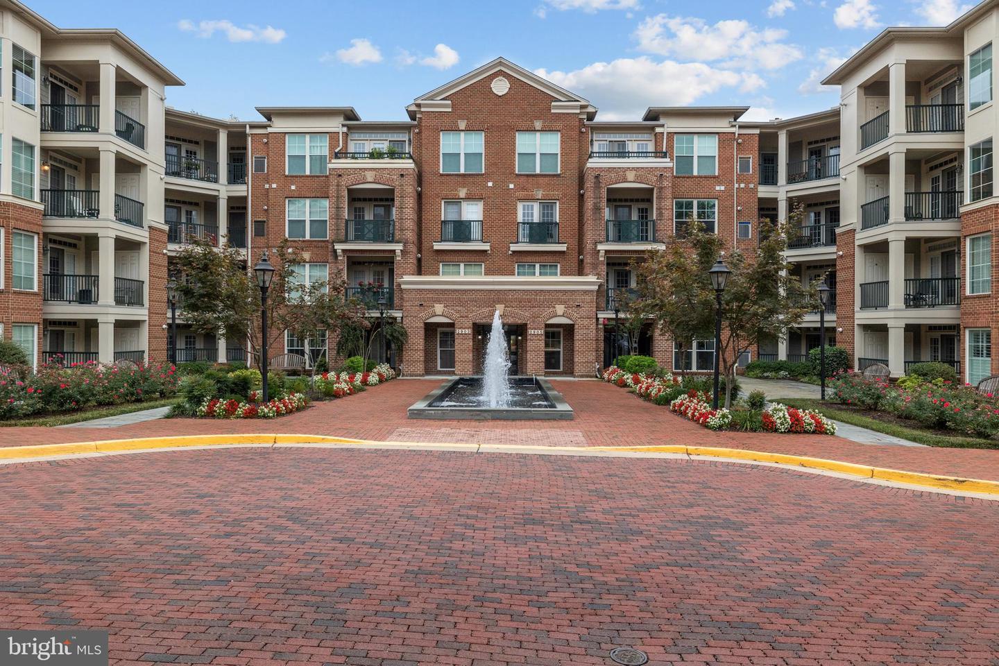 2905 SAINTSBURY PLZ #315, FAIRFAX, Virginia 22031, 2 Bedrooms Bedrooms, ,2 BathroomsBathrooms,Residential,For sale,2905 SAINTSBURY PLZ #315,VAFX2265804 MLS # VAFX2265804