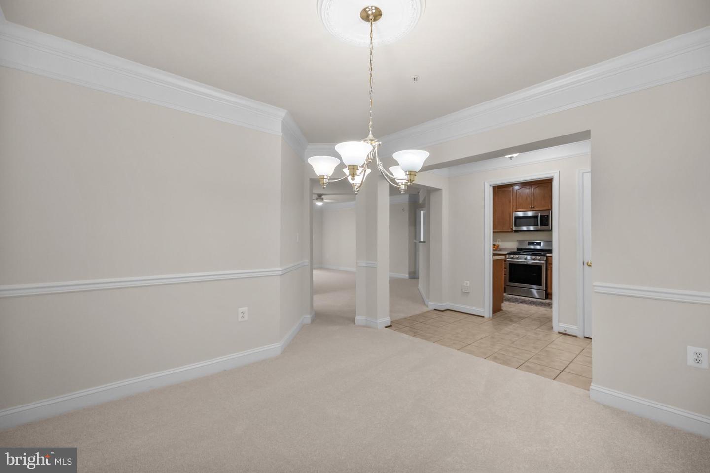 2905 SAINTSBURY PLZ #315, FAIRFAX, Virginia 22031, 2 Bedrooms Bedrooms, ,2 BathroomsBathrooms,Residential,For sale,2905 SAINTSBURY PLZ #315,VAFX2265804 MLS # VAFX2265804